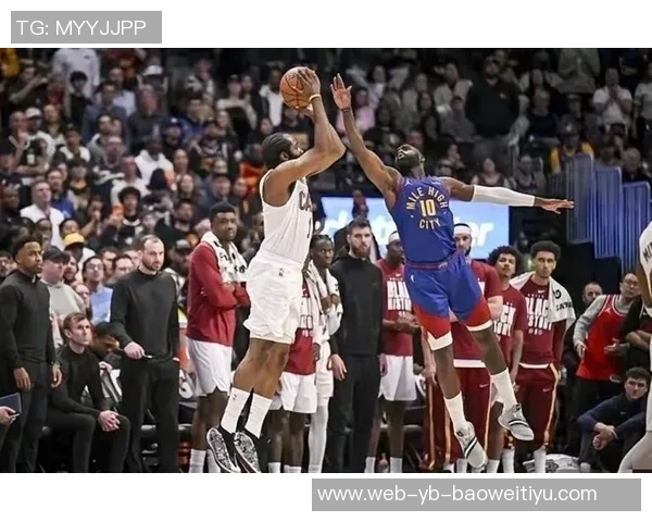 船记：明天裁判报告将揭示哈登明显犯规未被吹的争议真相